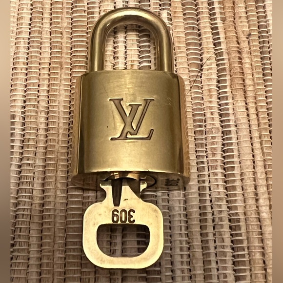 Louis Vuitton Accessories Authentic Louis Vuitton Lock And Key 39